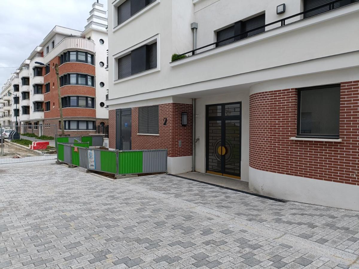Le Debussy 5 Personnes, Lit Bebe, Balcon, Parking Prive Gratuit * Chessy (Seine-et-Marne)