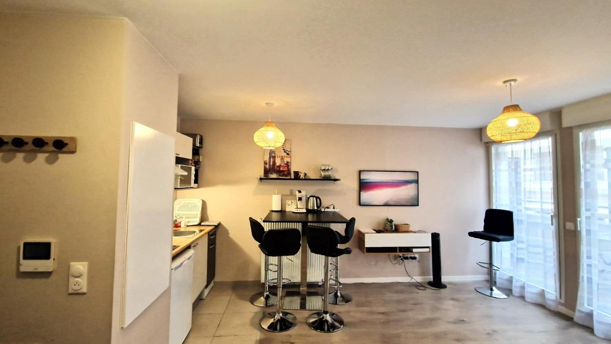Le Debussy 5 Personnes, Lit Bebe, Balcon, Parking Prive Gratuit * Chessy (Seine-et-Marne)
